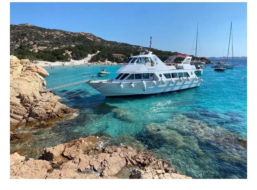 ESCURSIONE NELL'ARCIPELAGO DI LA MADDALENA IN MOTONAVE SEAGULL — mezzo